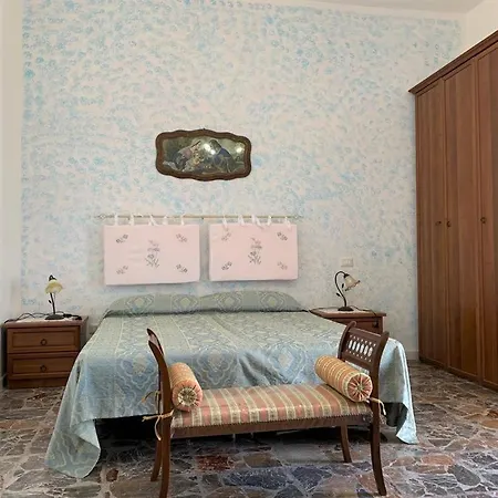 Casa Il Girasole, Panoramica E A Pochi Passi Dal Centro Di Vakantiehuis Malfa (Salina)