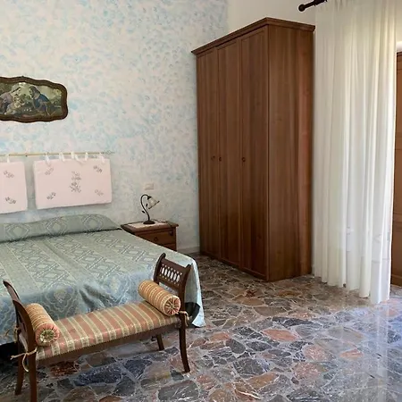 Semesterbostad Casa Il Girasole, Panoramica E A Pochi Passi Dal Centro Di *