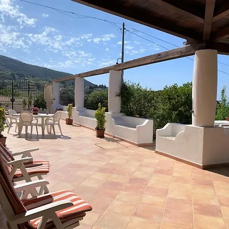 Casa Il Girasole, Panoramica E A Pochi Passi Dal Centro Di * Malfa (Salina)